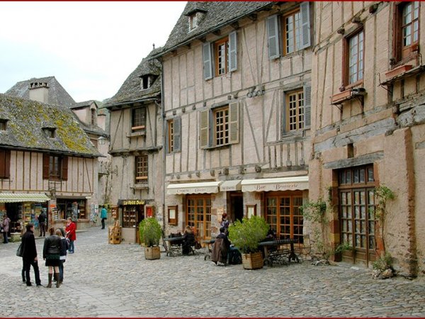 Conques, centrum.